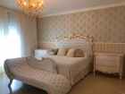 Chaise Madan - Modelo Exclusivo Folheado a Ouro